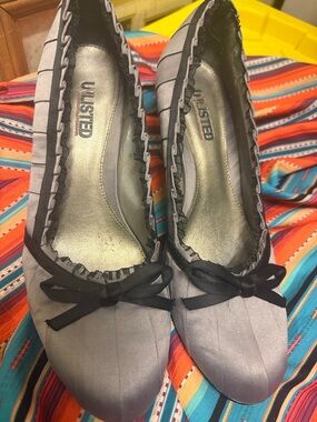 Unlisted Silver-Gray Ballet 2inch heels with Black Bow Trim